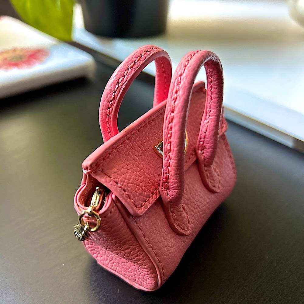 NWOT Elegant genuine pebbled leather Pink Mini Bag Charm with Gold Chain 3” - Picture 3 of 7